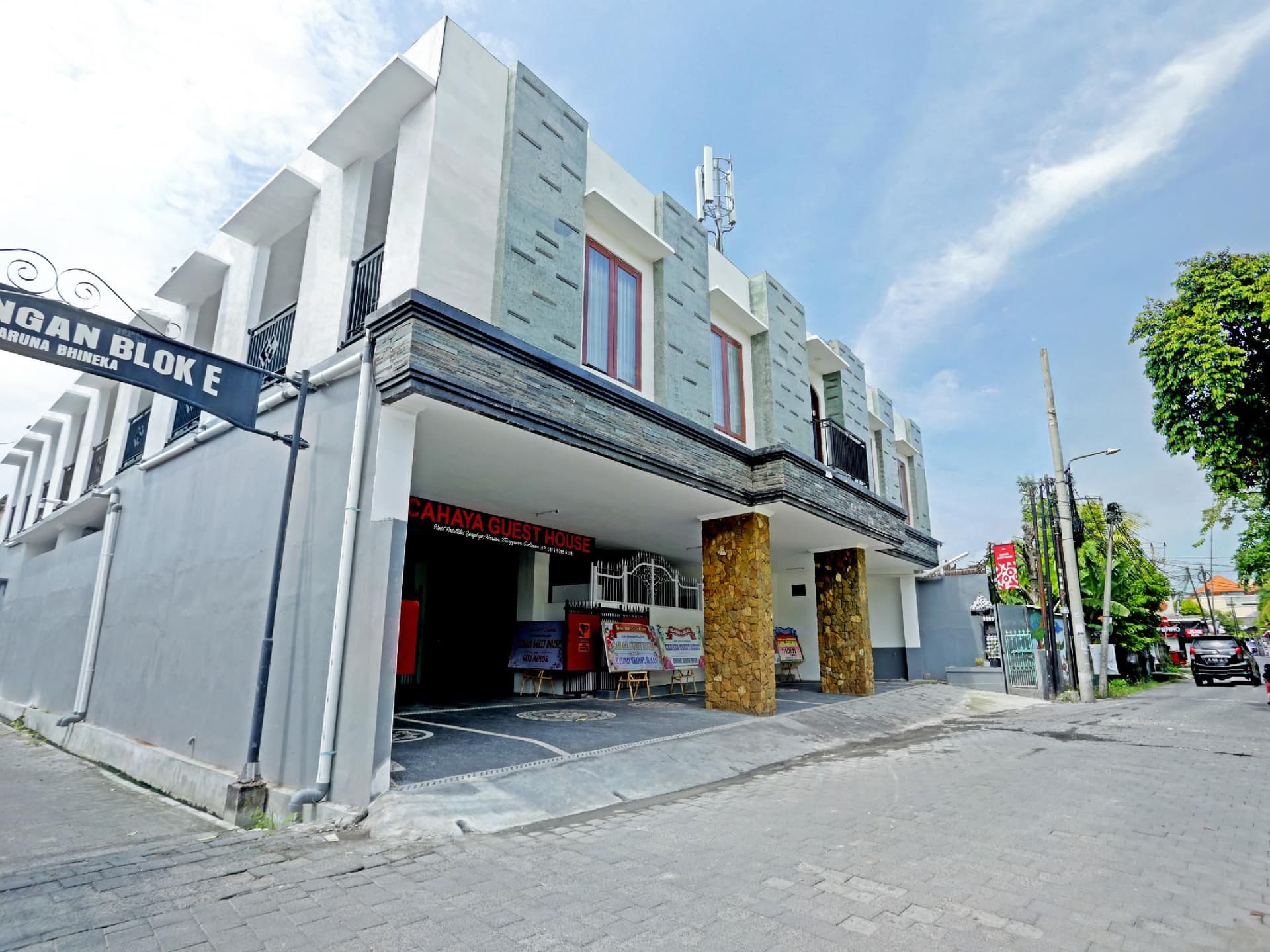 OYO 90859 Cahaya Guest House OYO 90859 Cahaya Guest House