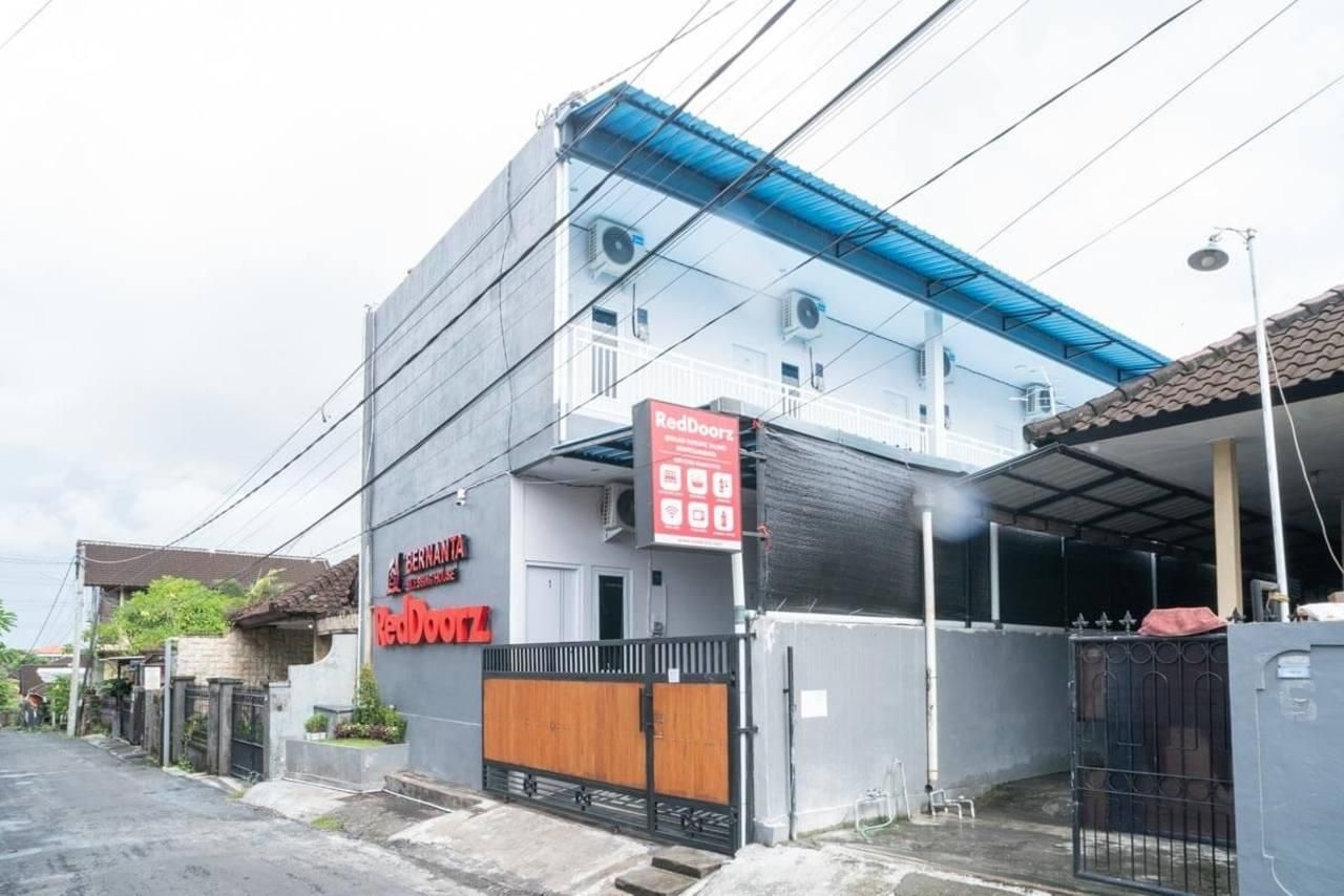เรดดอร์ซ แอท จาลัน กูนุง ถลาง มเหนทรัตตา (RedDoorz @ Jalan Gunung Talang Mahendradatta)0