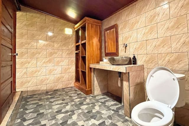Wooden Suite with Mountain View