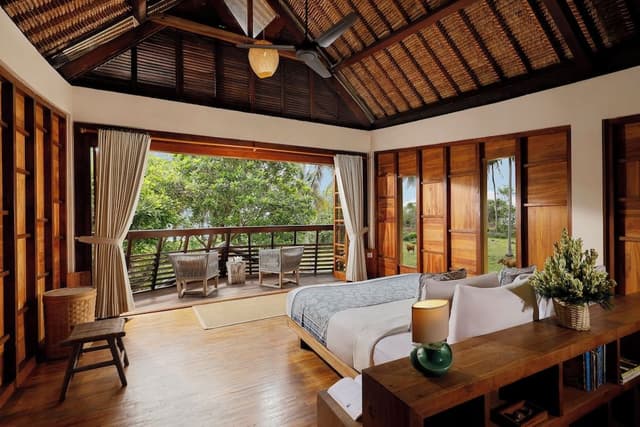 5 Bedroom Beachfront Pool Villa
