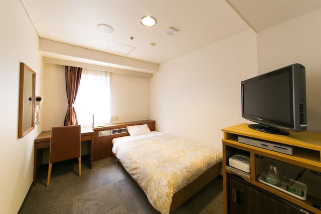 Single Room, Smoking