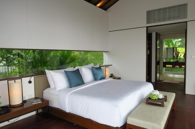 5-Bedroom Luxury Villa with Private Pool