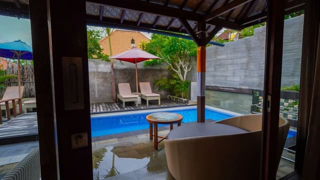Family Room, 2 Bedrooms, Pool View