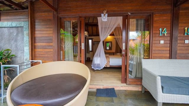 Family Room, 2 Bedrooms, Pool View