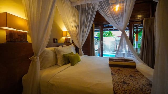 Family Room, 2 Bedrooms, Pool View