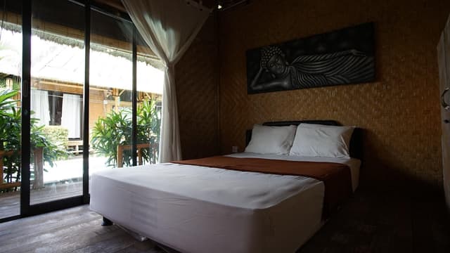 Deluxe Bungalow