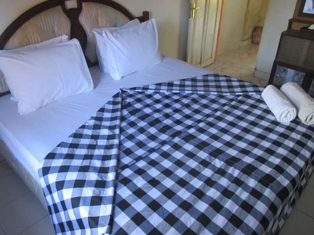 Basic Double Room, 1 Bedroom, Non Smoking, Garden View