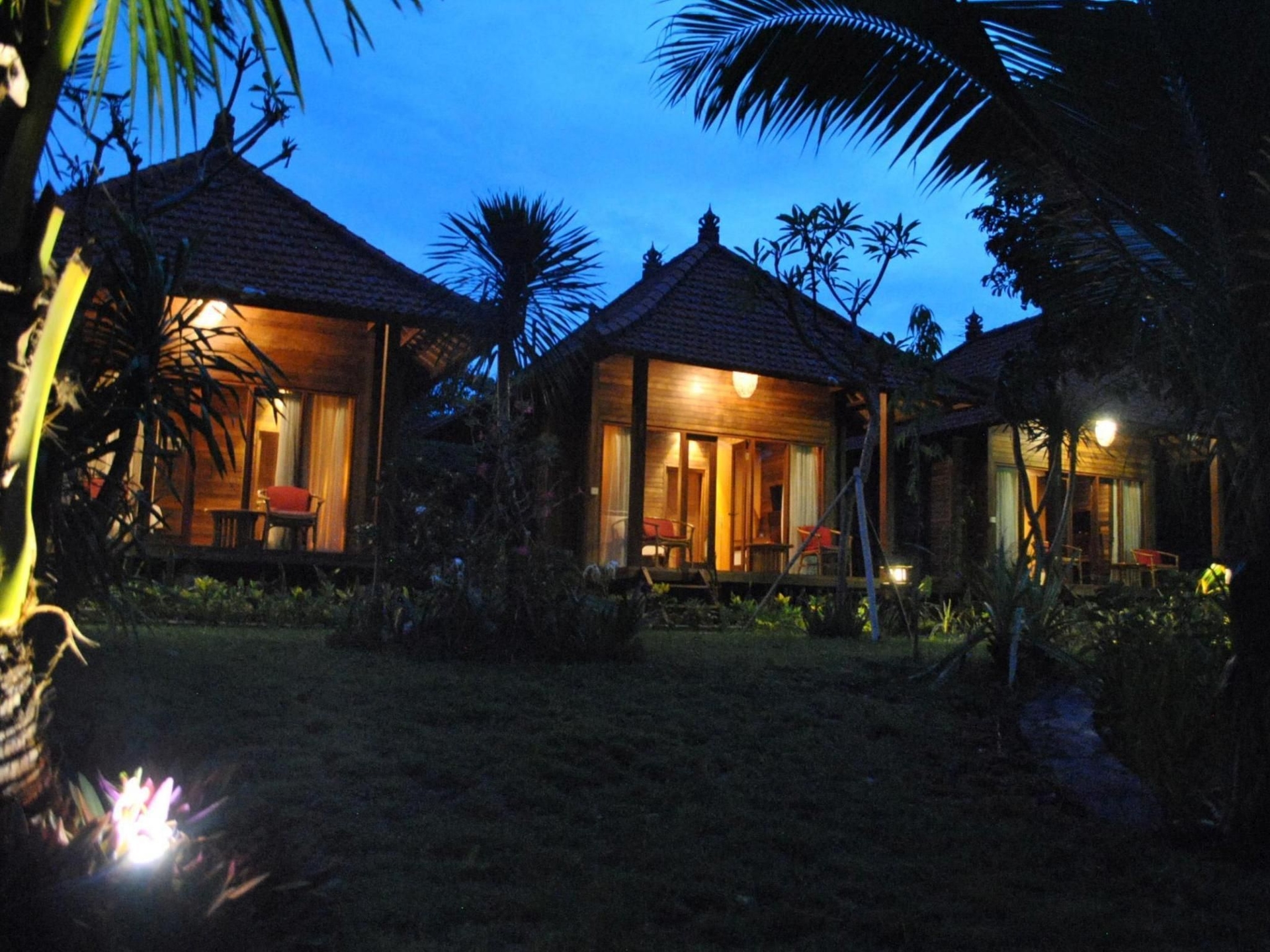 เกนจานา การ์เดน บังกะโล (Kencana Garden Bungalow)0