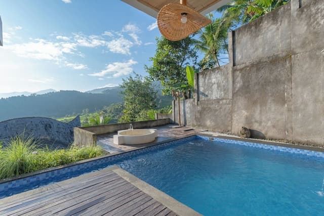 Royal Jacuzzi Pool Villa