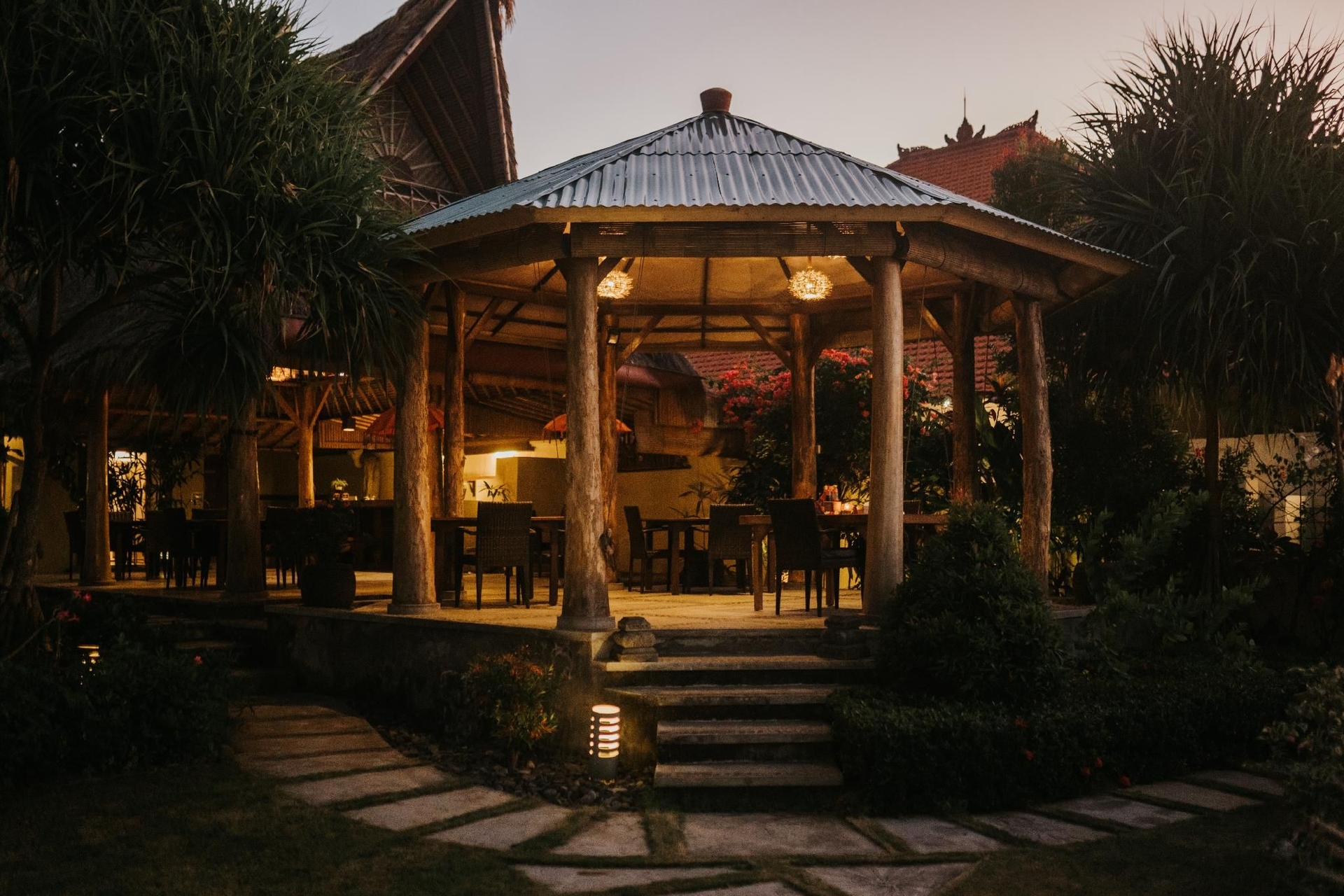 อโลกา บาฮารี วิลลา (Aloka Bahari Villas)0
