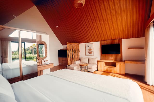 Deluxe Villa with Balcony