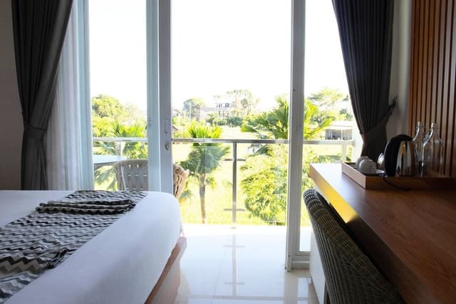 Deluxe Double Room, 1 King Bed, Terrace, Garden View