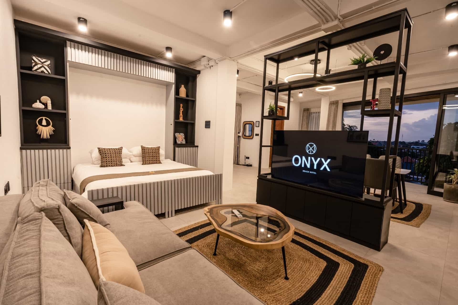 โรงแรมโอนิกซ์บีช โรงแรมโอนิกซ์บีช