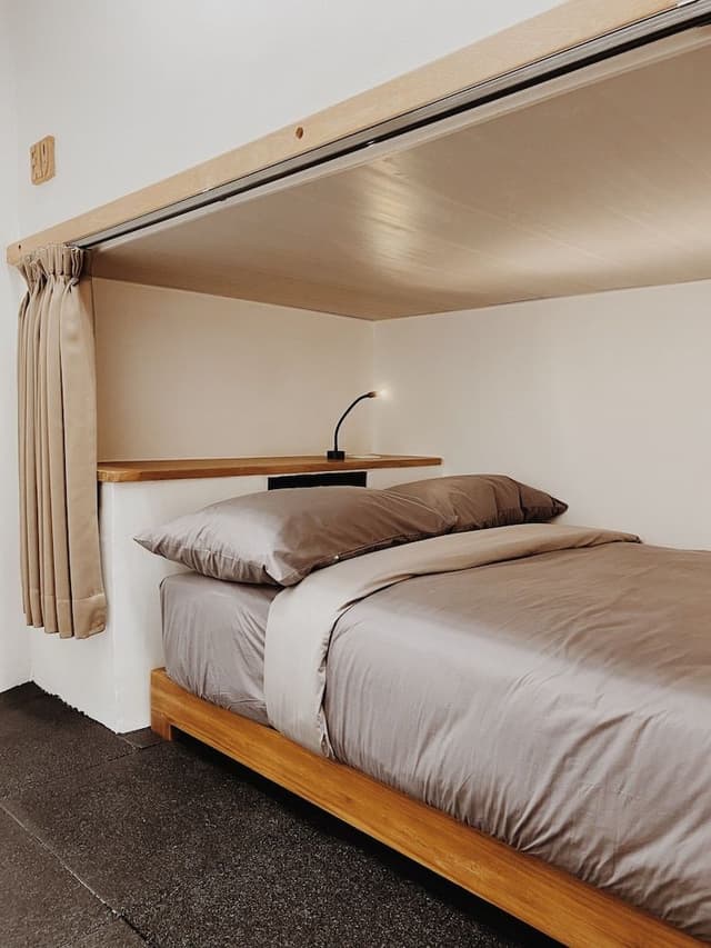 Shared Dormitory, Mixed Dorm, No Windows