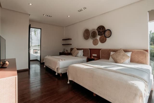 Five Bedroom Villa with Private Pool