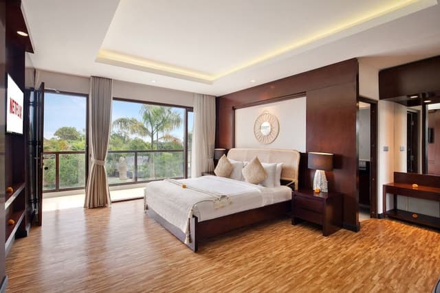 Five Bedroom Villa with Private Pool
