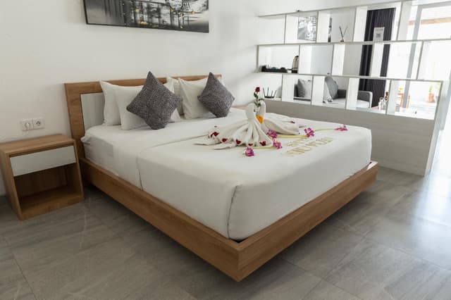 Deluxe Ground Floor