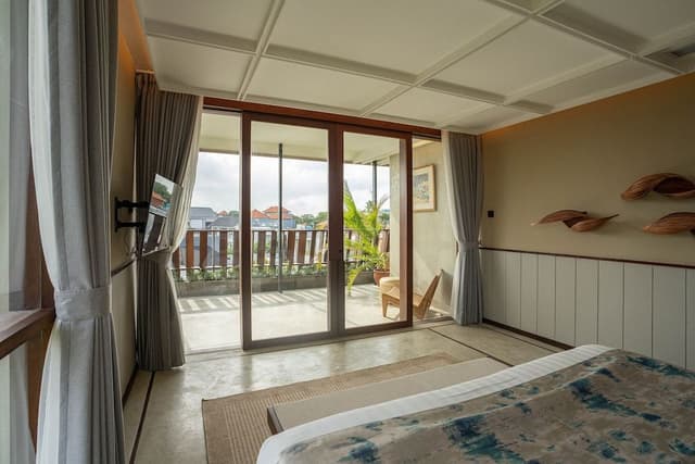 Studio Suite, 1 King Bed, Non Smoking, Balcony