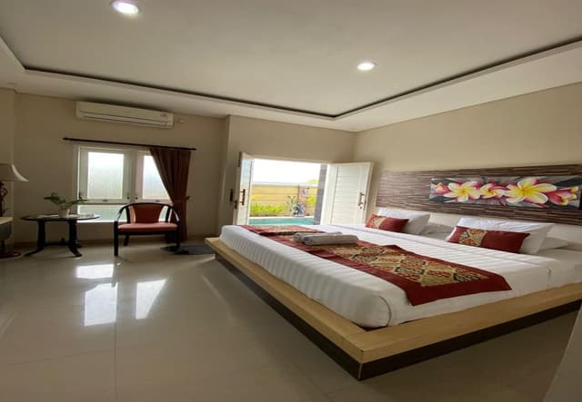 Deluxe Double - Swimming Pool Access for 2 People
