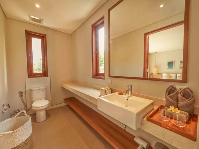 4 Bedrooms Villa