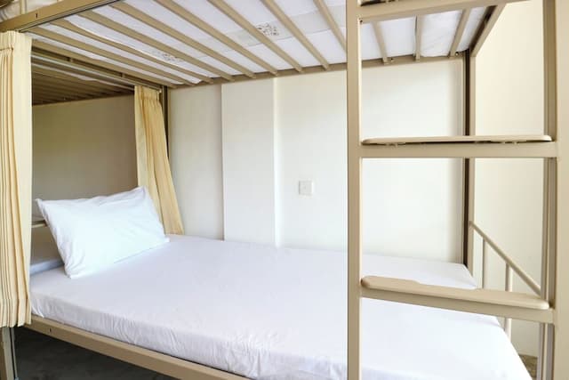 Shared Dormitory, Women only, Shared Bathroom