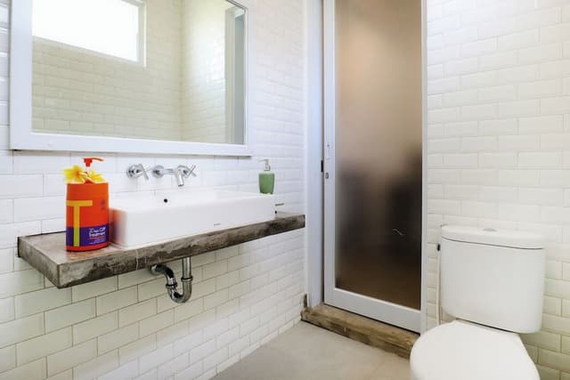 Shared Dormitory, Women only, Shared Bathroom