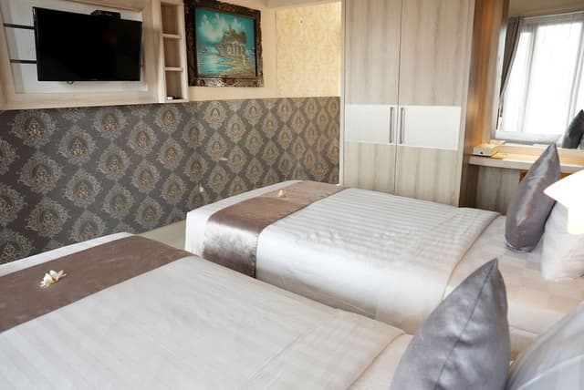 Deluxe Twin Room, 2 Twin Beds, Smoking, Pool View