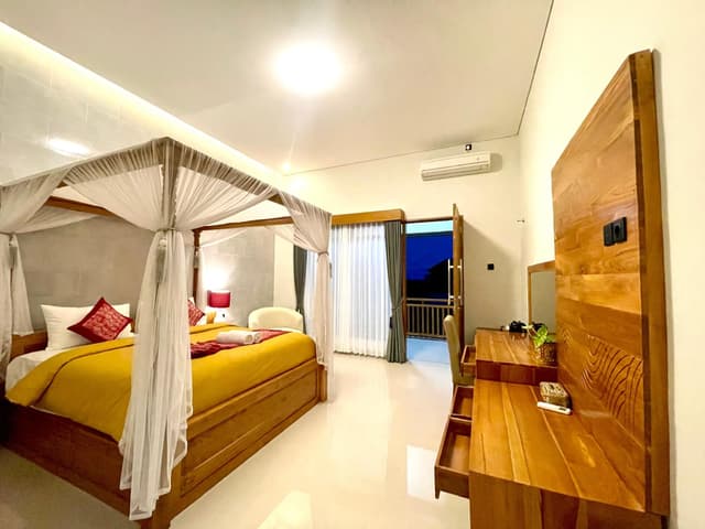 Deluxe Suite Balcony