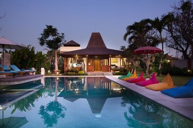Family Villa, 6 Bedrooms, Beachside