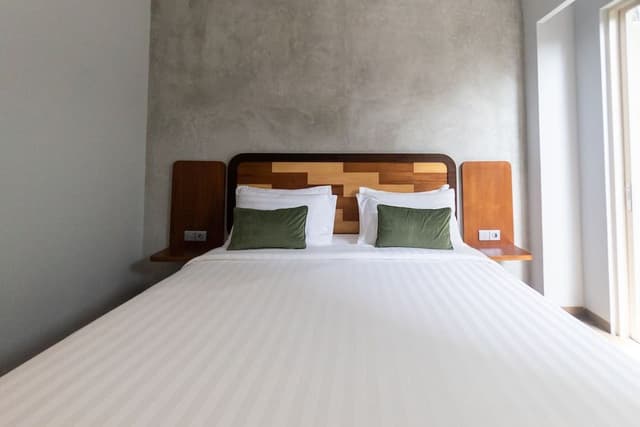 Deluxe Pool Access Room