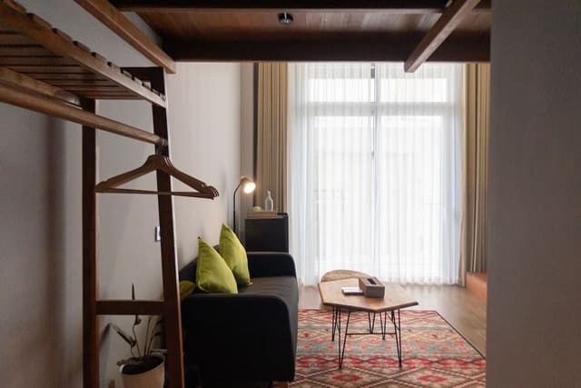 Room, Mezzanine
