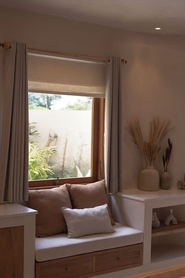 Signature Suite, 1 King Bed, Patio, Pool View