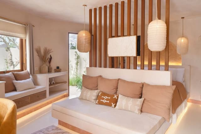 Signature Suite, 1 King Bed, Patio, Pool View