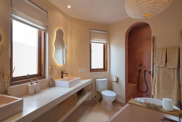 Signature Suite, 1 King Bed, Patio, Pool View