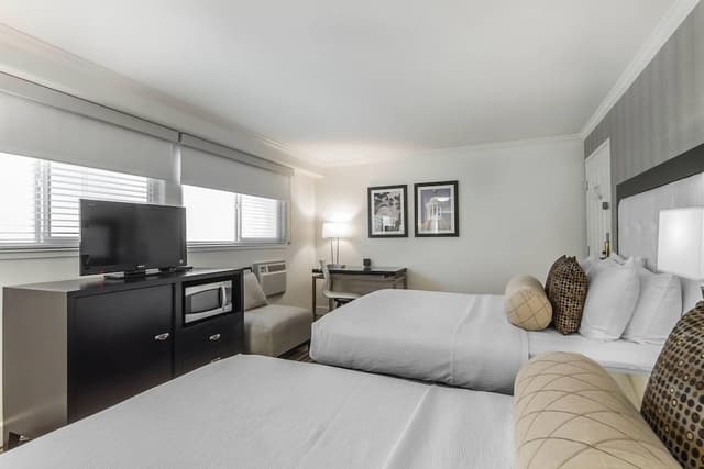 Room, 2 Queen Beds, Non Smoking