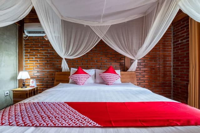 Deluxe Room, Pool View