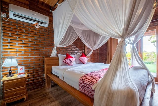 Deluxe Room, Pool View