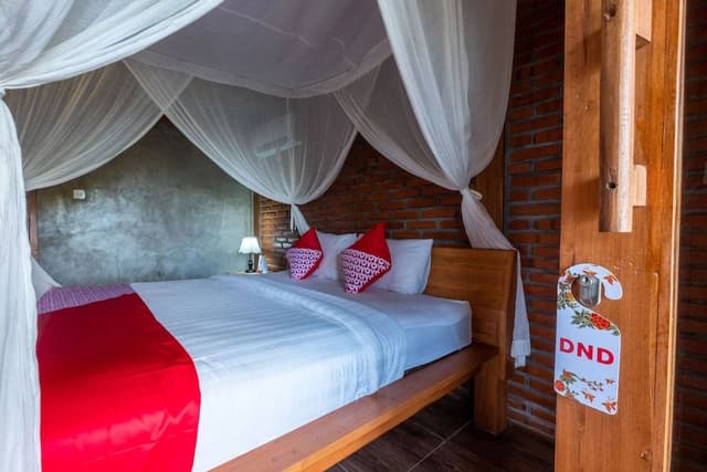 Deluxe Room, Pool View