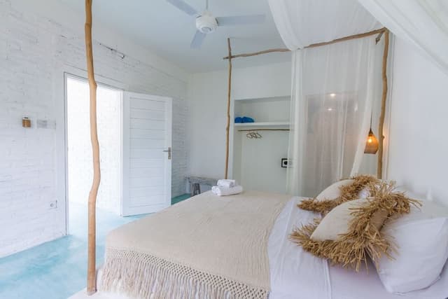 Standard Room, 1 King Bed, Non Smoking, Garden View