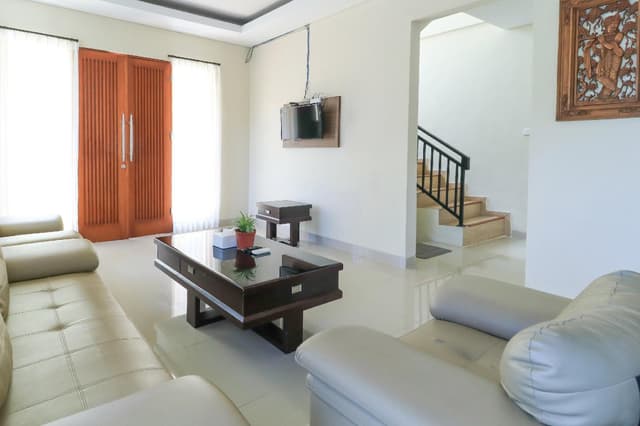 4 Bedrooms Villa
