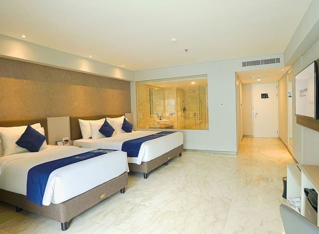 Deluxe Family Room
