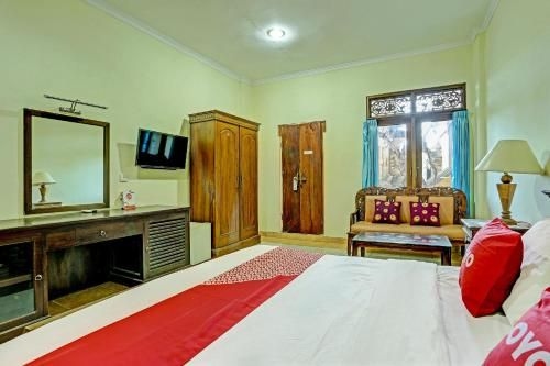 OYO Collection O 91125 Puri Dewa Bharata3