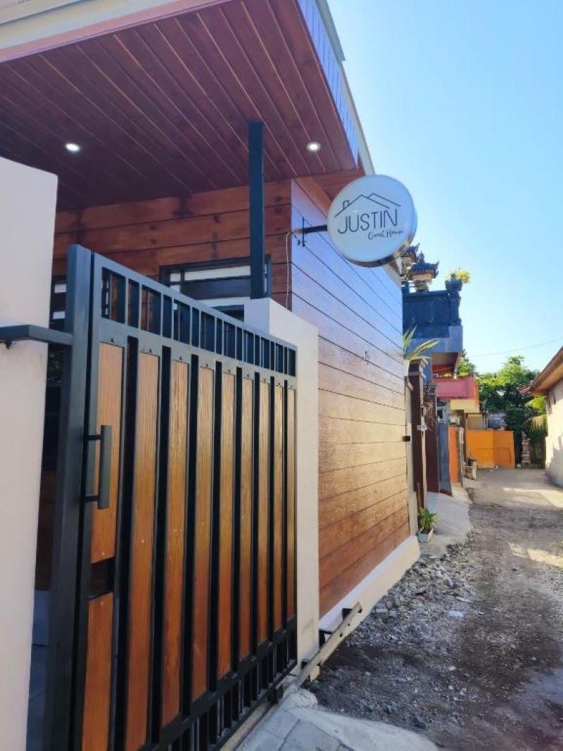 Justin Guest House0
