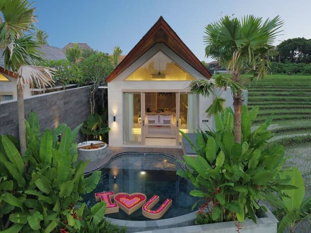 Royal Smart 1 Bedroom Villa with Private Pool & Hot Tub