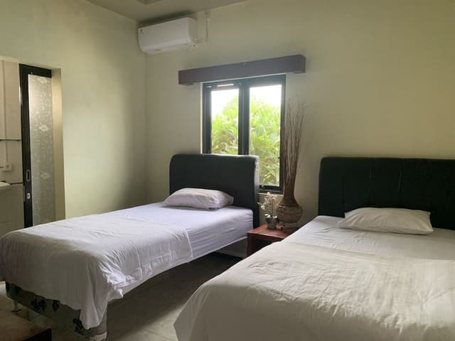 Standard Twin Room (Sunflower)
