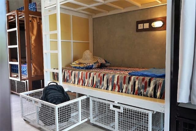 Shared Dormitory, Women only