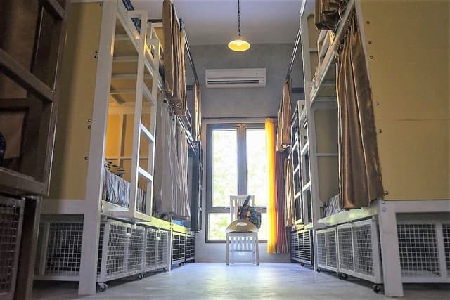 Shared Dormitory, Women only