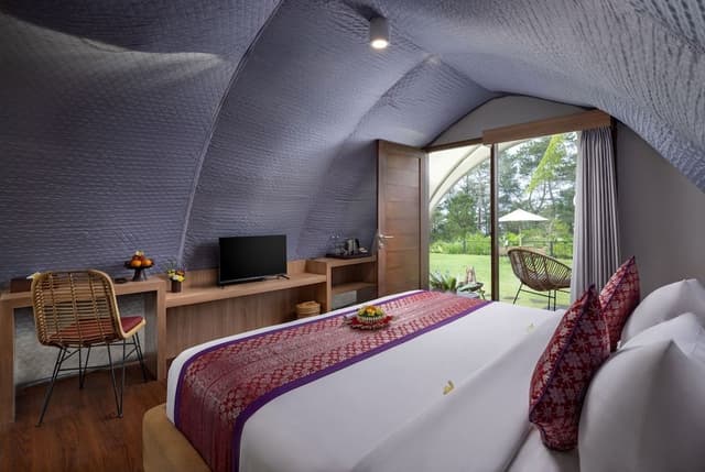 Deluxe Glamping Tent