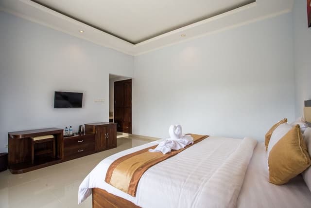 Deluxe Suite, 1 King Bed, Mountain View