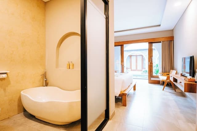 Deluxe Double Room, Balcony, Pool View